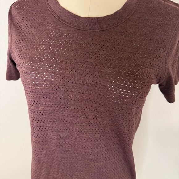 [lululemon athletica] Maroon Short Sleeve Mesh Tee - Size 6 - Picture 2 of 4